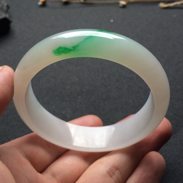 （超值推荐）糯冰种飘翠手镯（57.6mm）