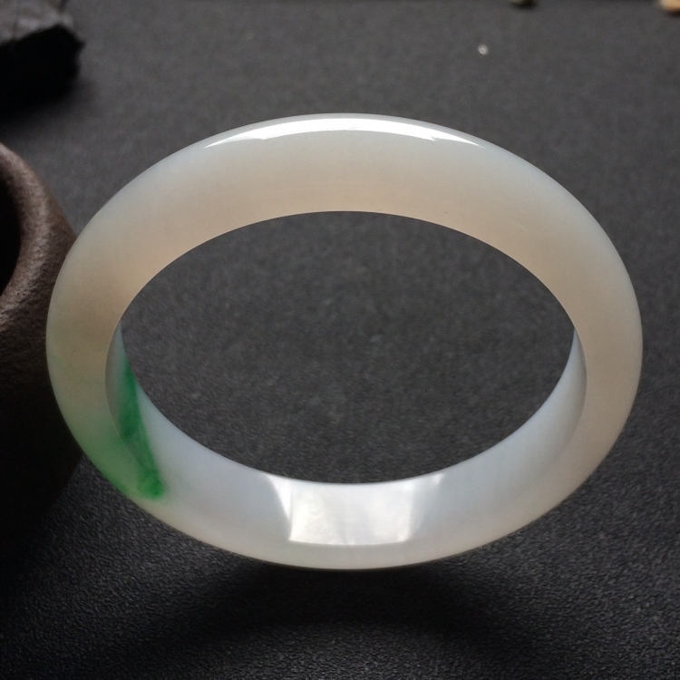 （超值推荐）糯冰种飘翠手镯（56.6mm）