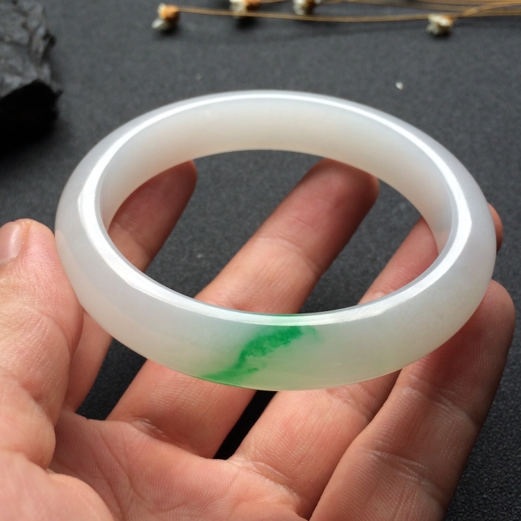 （超值推荐）糯冰种飘翠手镯（56.6mm）