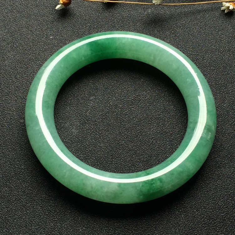 （超值推荐）糯冰种飘翠圆条手镯（56mm）