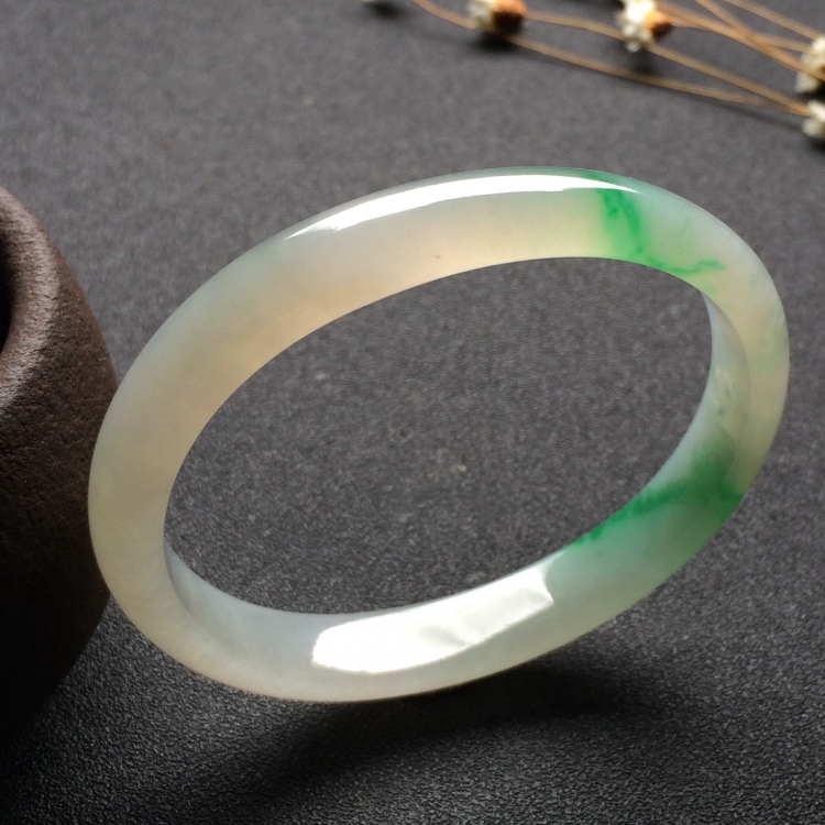 （超值推荐）糯冰种飘翠贵妃镯（55.7mm-47.7mm）