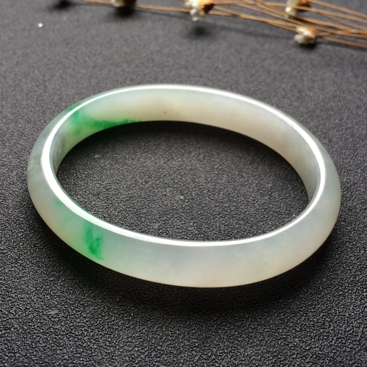 （超值推荐）糯冰种飘翠贵妃镯（55.7mm-47.7mm）