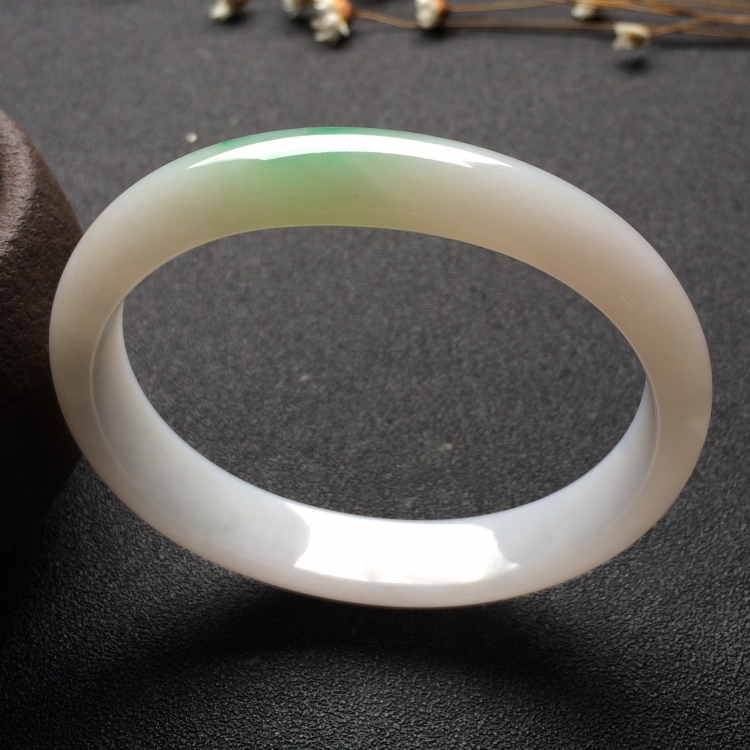 （超值推荐）糯冰种飘翠贵妃镯（56.3mm-49.3mm）