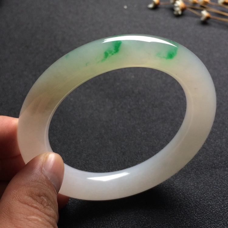 （超值推荐）糯冰种飘翠圆条手镯（56mm）