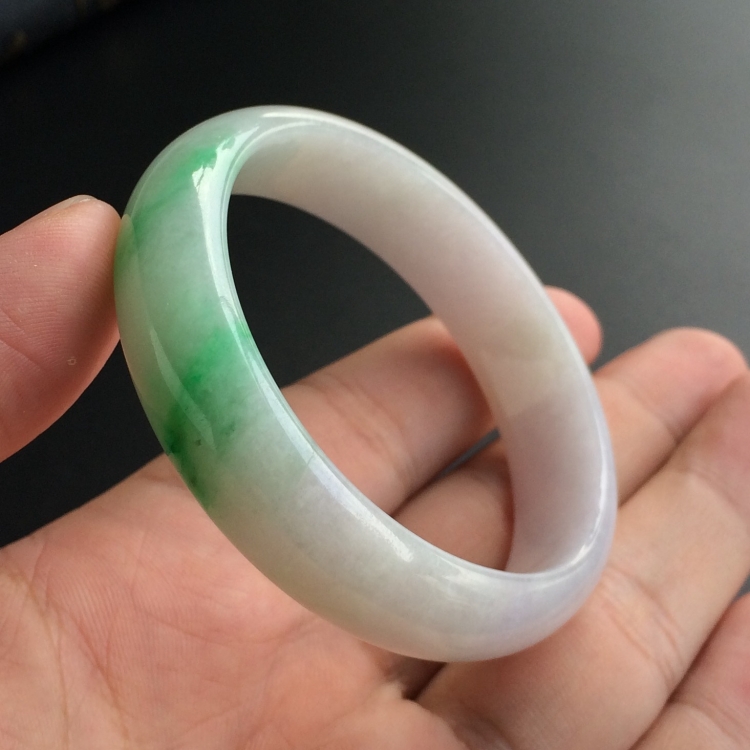 (超值推荐)糯冰种淡春带彩贵妃镯(53.5mm-48.4mm)