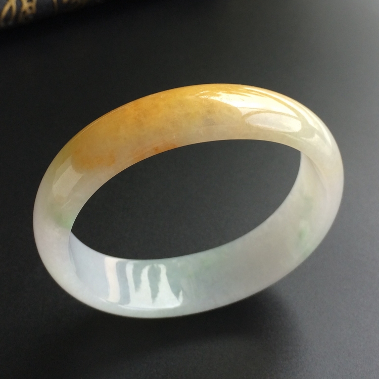 (超值推荐)糯冰种黄翡贵妃镯(56.4mm-47.8mm)