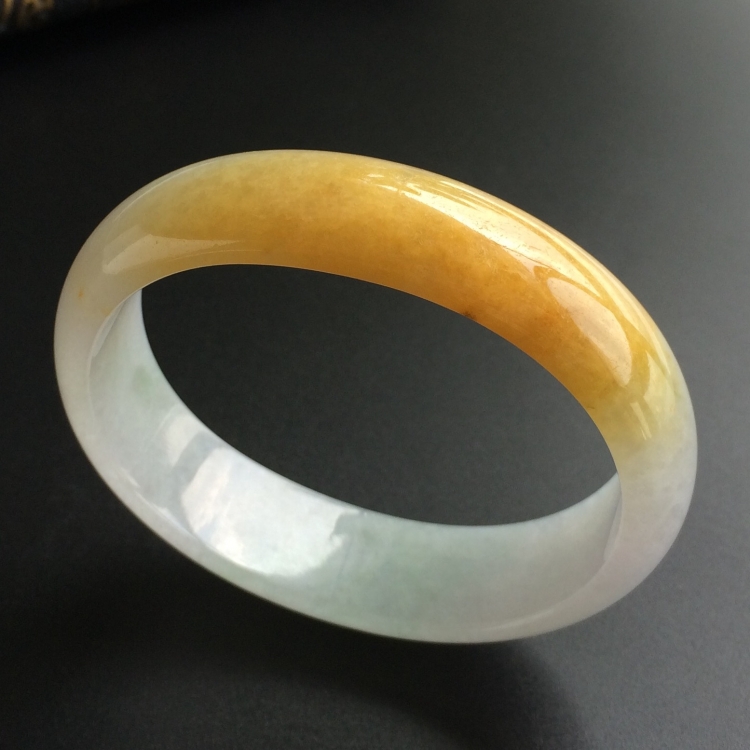 (超值推荐)糯冰种黄翡贵妃镯(56.4mm-47.8mm)