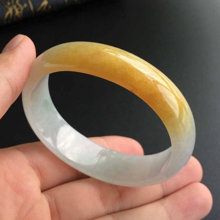 (超值推荐)糯冰种黄翡贵妃镯(56.4mm-47.8mm)
