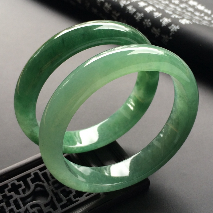 （超值推荐）糯冰种晴水手镯一对（56.3mm、55.2mm）