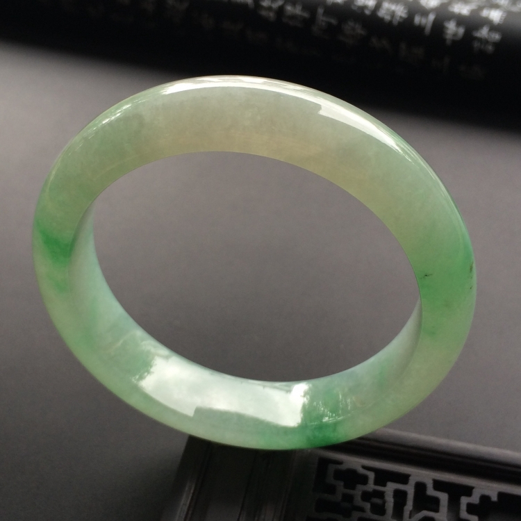 （超值推荐）糯冰种飘翠手镯（56.3mm）
