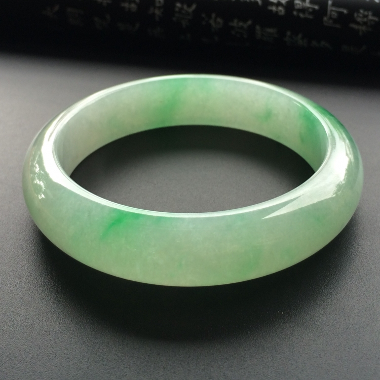 （超值推荐）糯冰种飘翠手镯（56.3mm）