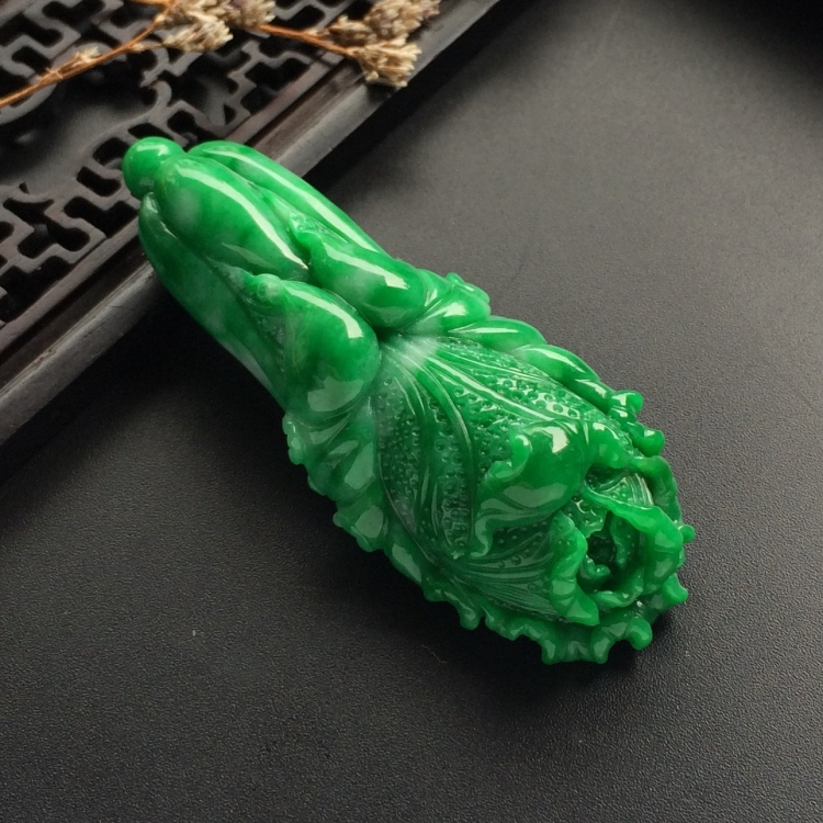 （超值推荐）糯冰种翠色白菜挂件