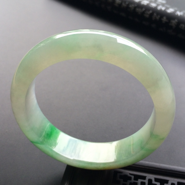 （超值推荐）糯冰种褐黄翡略飘翠手镯（58mm）