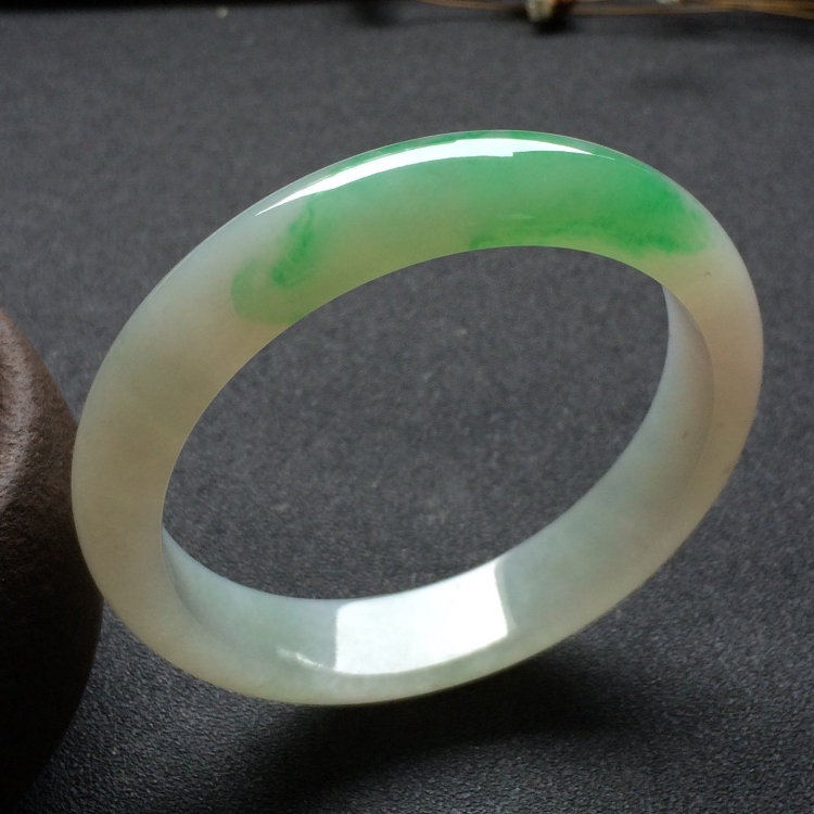 （超值推荐）糯冰种飘翠手镯（58mm）