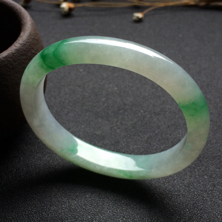 （超值推荐）糯冰种飘翠贵妃镯（54.1mm-45mm）