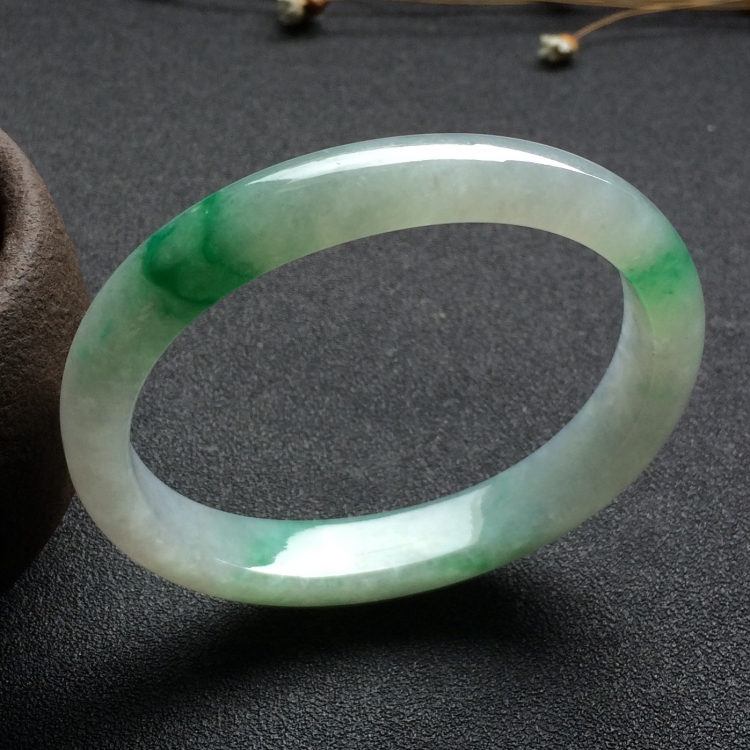 （超值推荐）糯冰种飘翠贵妃镯（54.1mm-45mm）