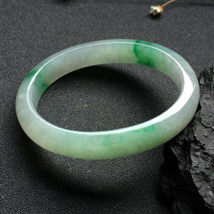 （超值推荐）糯冰种飘翠贵妃镯（54.1mm-45mm）