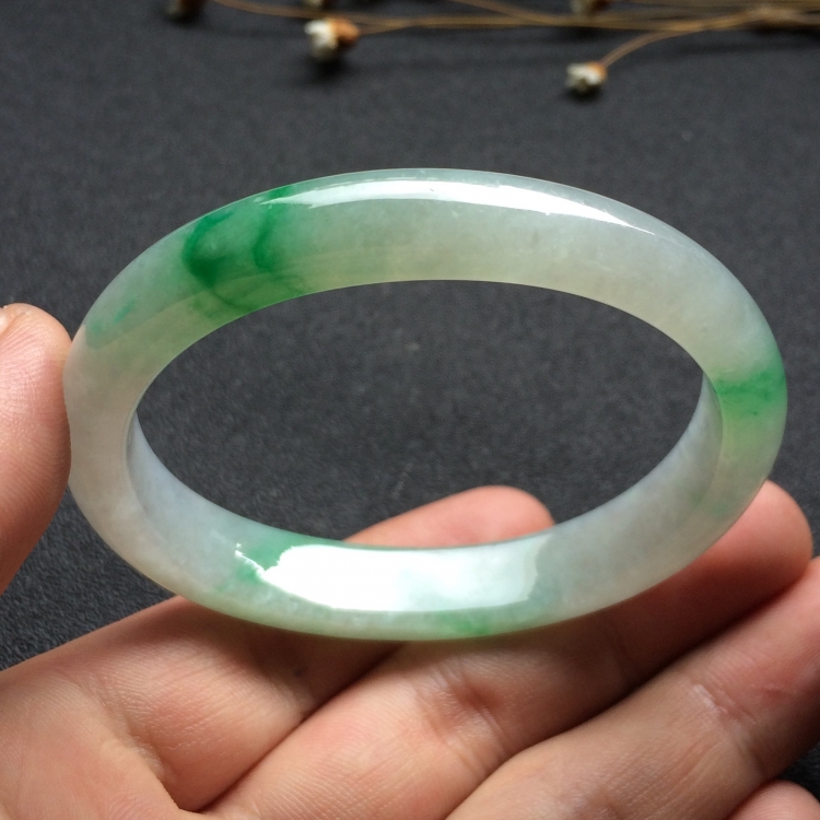 （超值推荐）糯冰种飘翠贵妃镯（54.1mm-45mm）