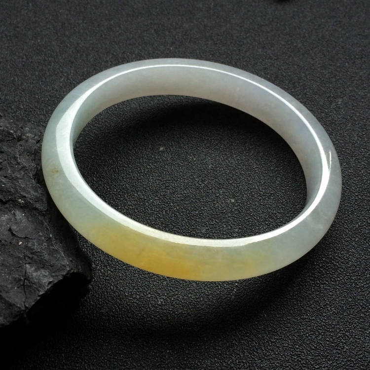 （超值推荐）糯冰种晴水略带黄翡贵妃镯（54.8mm-49.1mm）