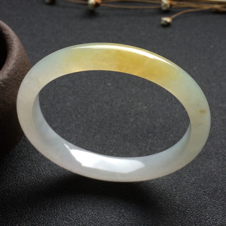 （超值推荐）糯冰种晴水略带黄翡贵妃镯（54.8mm-49.1mm）