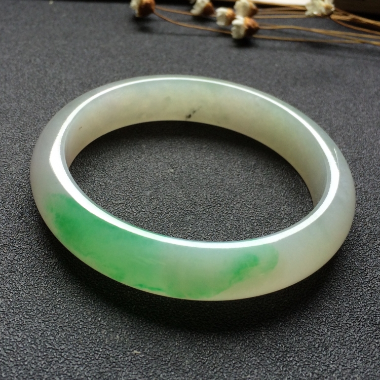 （超值推荐）糯冰种飘翠手镯（56.3mm）