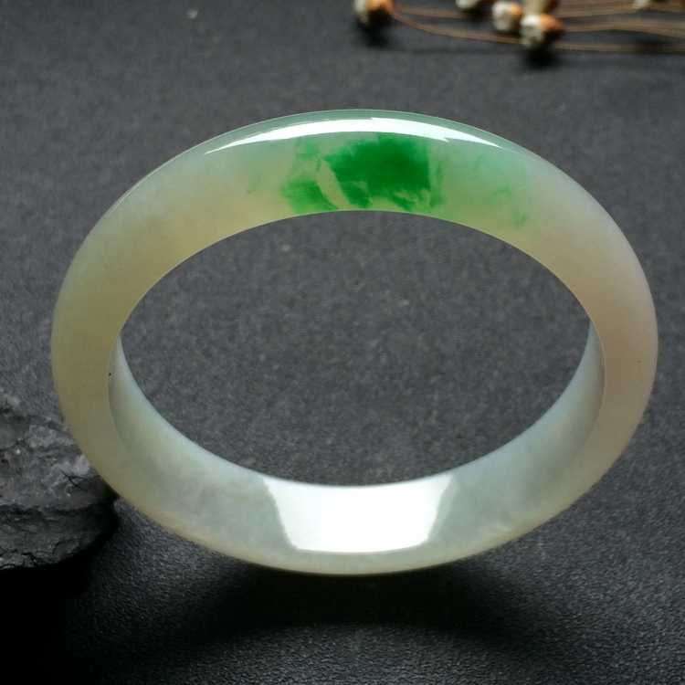 （超值推荐）糯冰种飘翠手镯（56.2mm）
