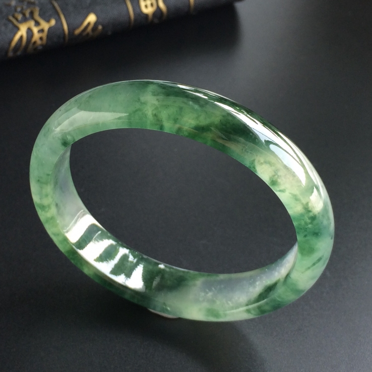 (超值推荐)冰种飘花贵妃镯(55.4mm-48.5mm)