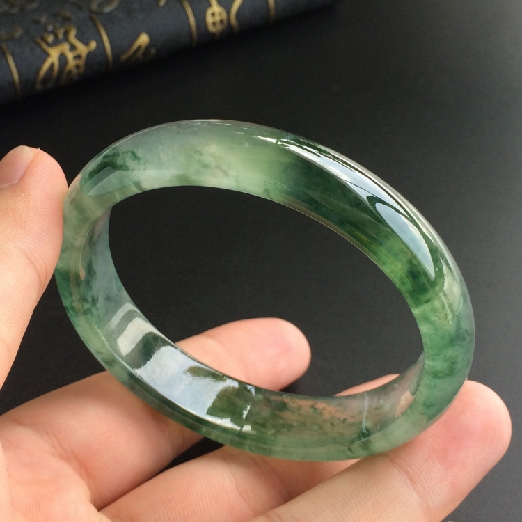 (超值推荐)冰种飘花贵妃镯(55.4mm-48.5mm)