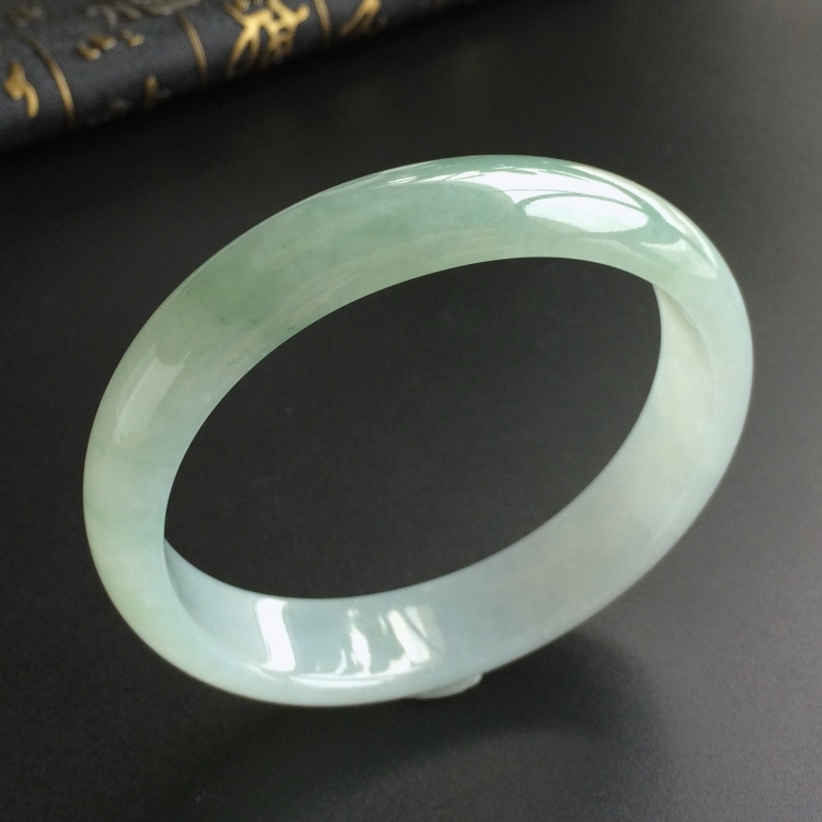 (超值推荐)糯冰种晴水贵妃镯(59.4mm-53.5mm)