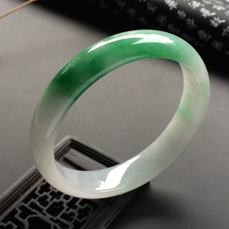 （超值推荐）糯冰种飘翠手镯（58mm）