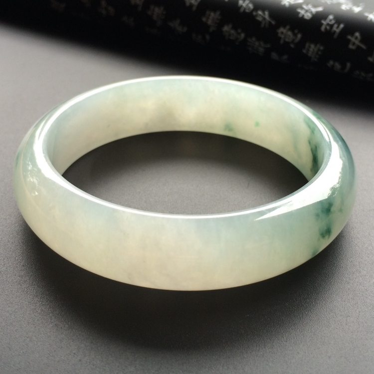（超值推荐）糯冰种飘花手镯（59mm）