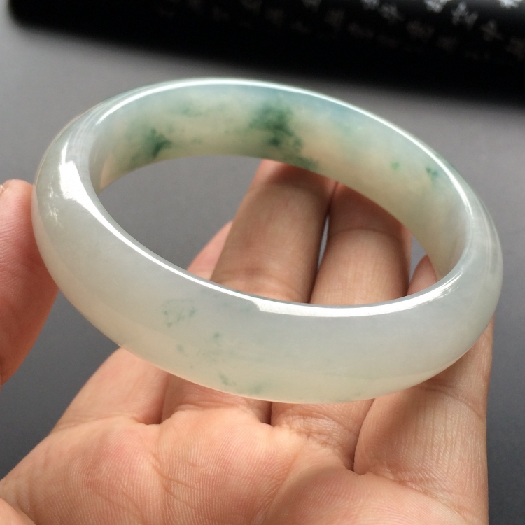 （超值推荐）糯冰种飘花手镯（59mm）