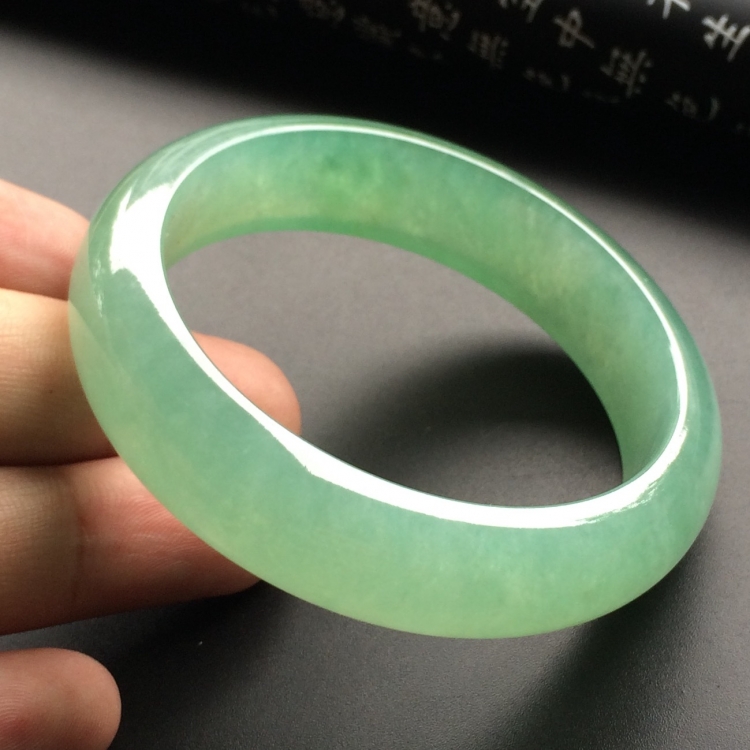 （超值推荐）糯冰种晴水手镯（55mm）
