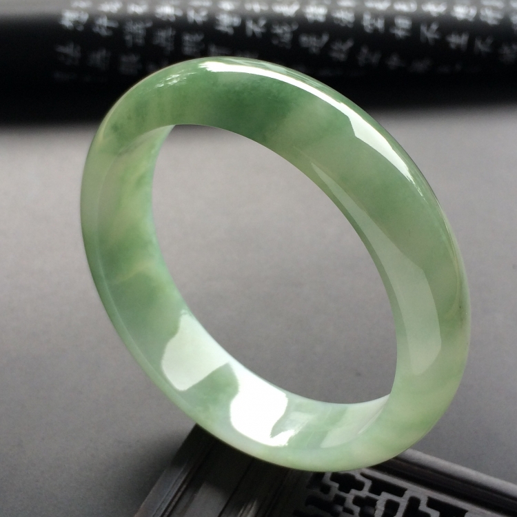 （超值推荐）糯冰种飘花手镯（59.7mm）
