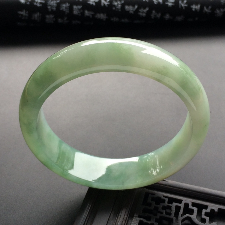 （超值推荐）糯冰种飘花手镯（59.7mm）