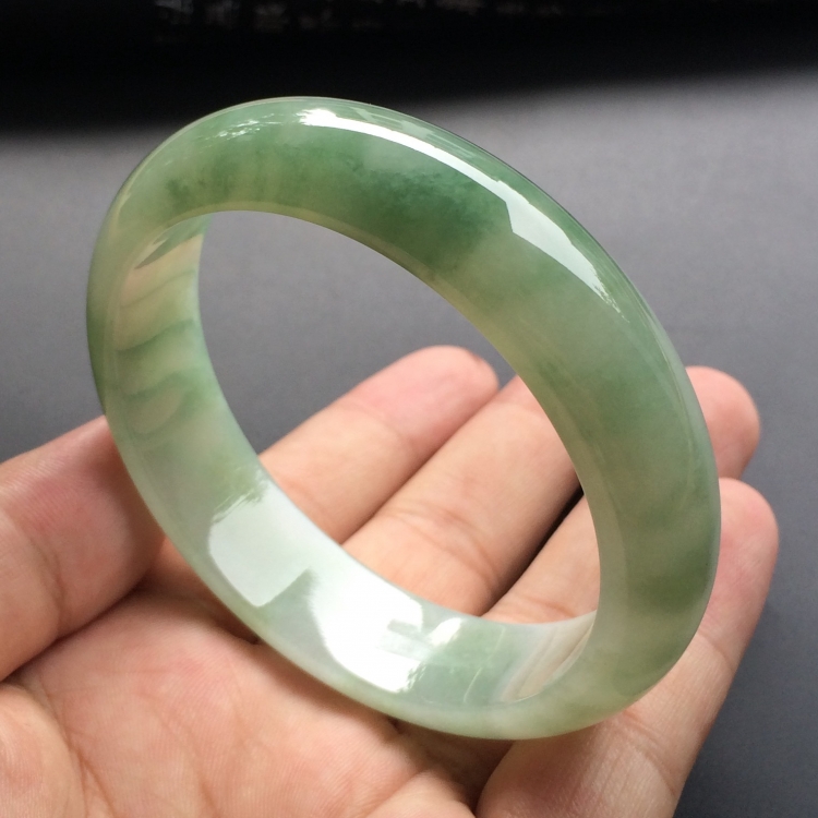 （超值推荐）糯冰种飘花手镯（59.7mm）