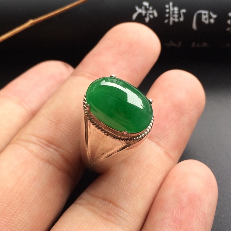 （超值推荐）糯冰种翠色戒面