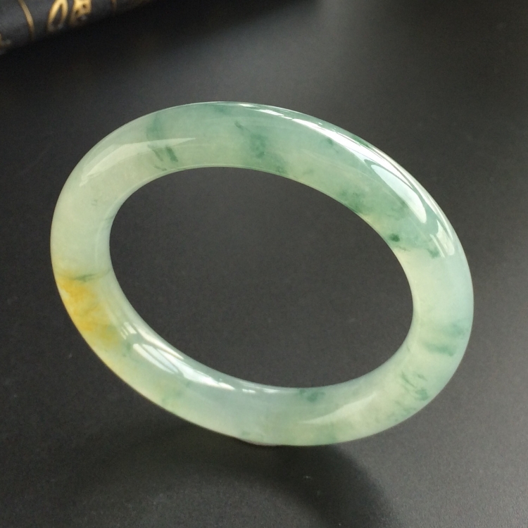 (超值推荐)冰种飘花略带黄翡圆条手镯(53.6mm)