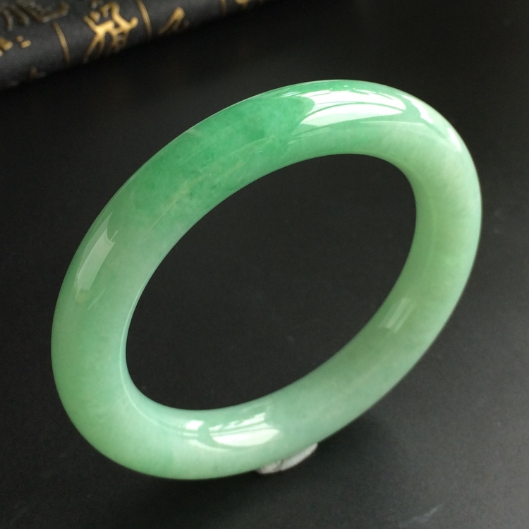 (超值推荐)糯冰种晴水圆条手镯(58.5mm)