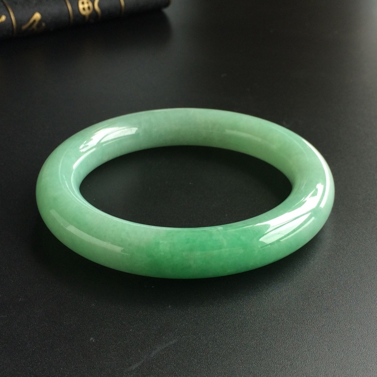 (超值推荐)糯冰种晴水圆条手镯(58.5mm)