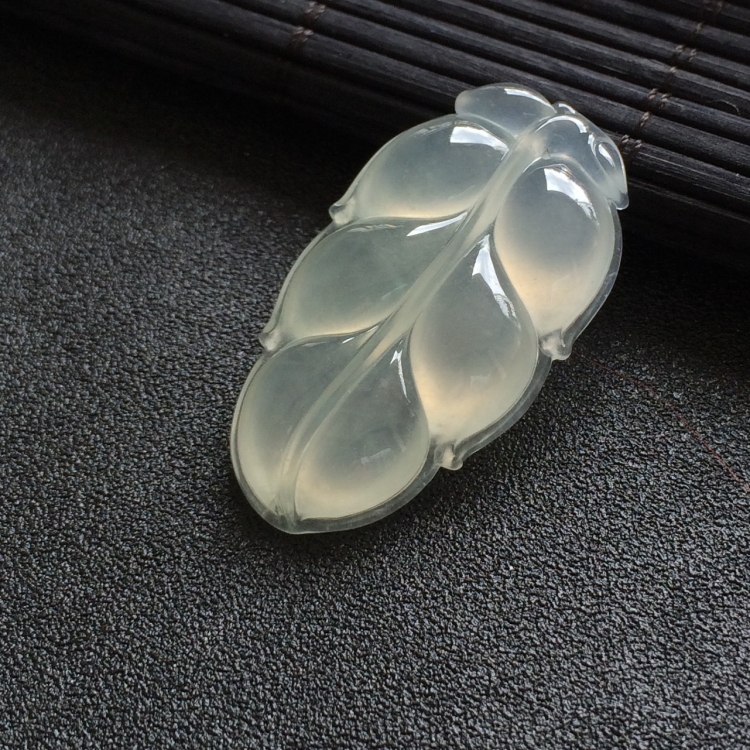 （超值推荐）冰种淡晴水叶子挂件