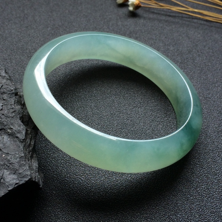 （超值推荐）冰种飘花手镯（56mm）