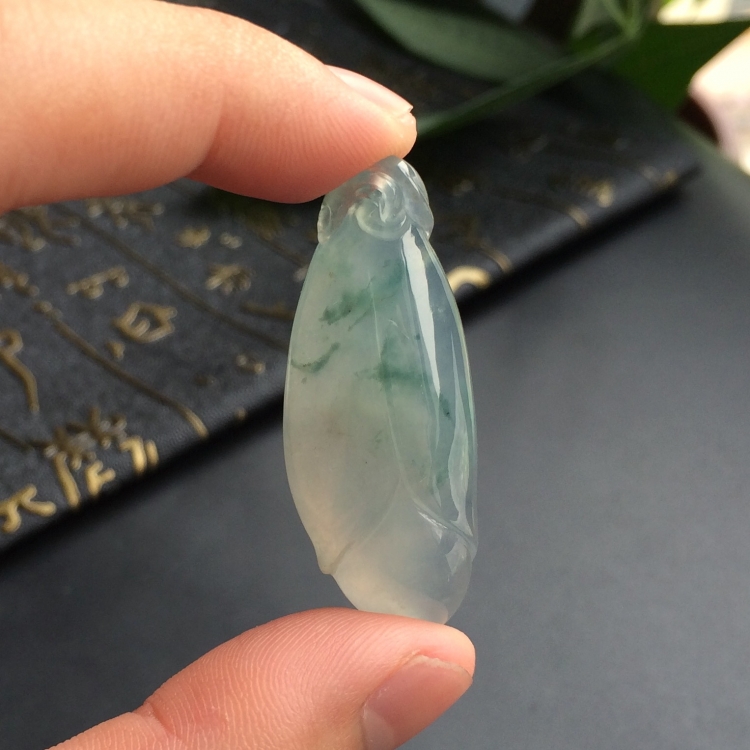 (超值推荐)冰种飘花玉兰花挂件