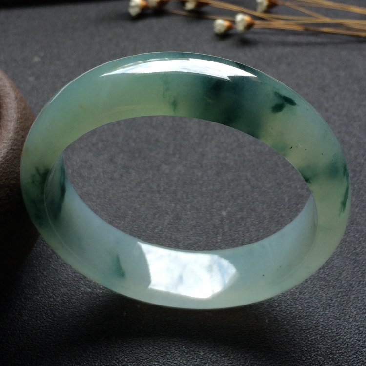 （超值推荐）糯冰种飘花手镯（57mm）