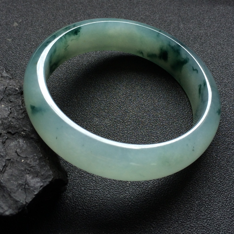 （超值推荐）糯冰种飘花手镯（57mm）
