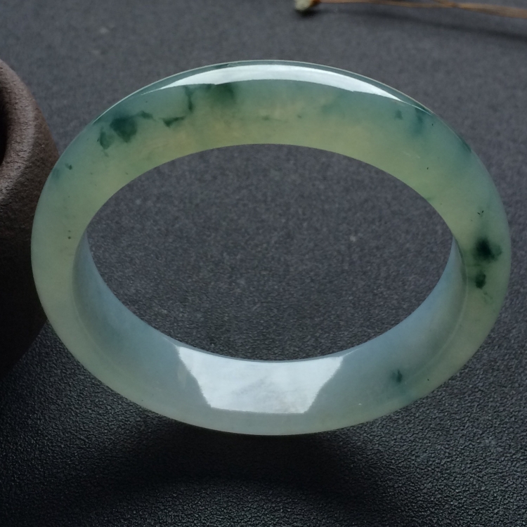 （超值推荐）冰种飘花手镯（55.1mm）