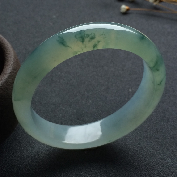 （超值推荐）冰种飘花手镯（55.1mm）