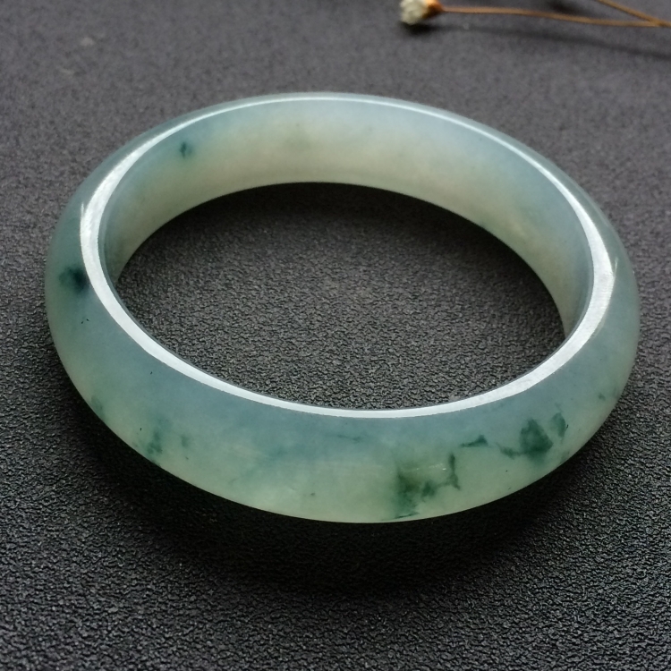 （超值推荐）冰种飘花手镯（55.1mm）