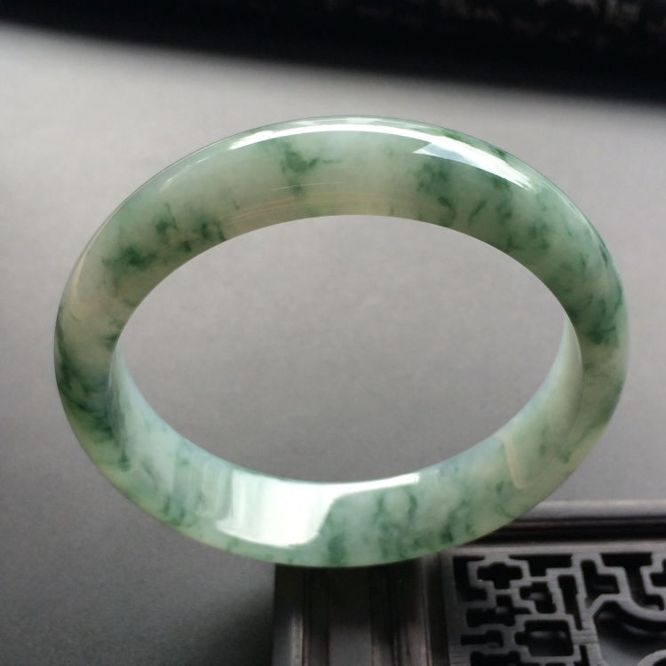 （超值推荐）糯冰种飘花手镯（55.1mm）
