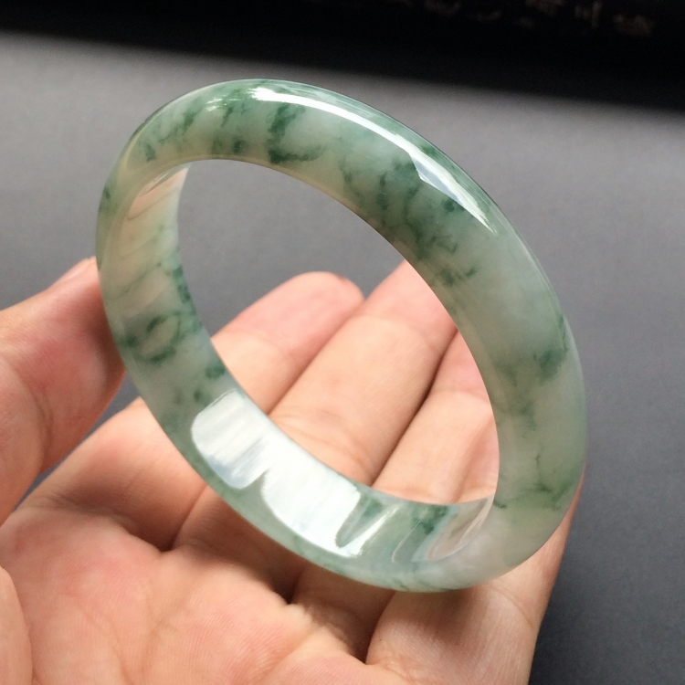 （超值推荐）糯冰种飘花手镯（55.1mm）